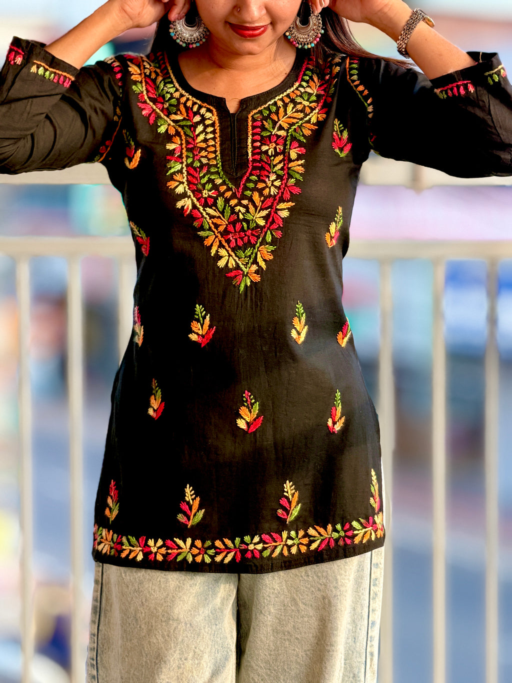 Chikan kari short kurthi