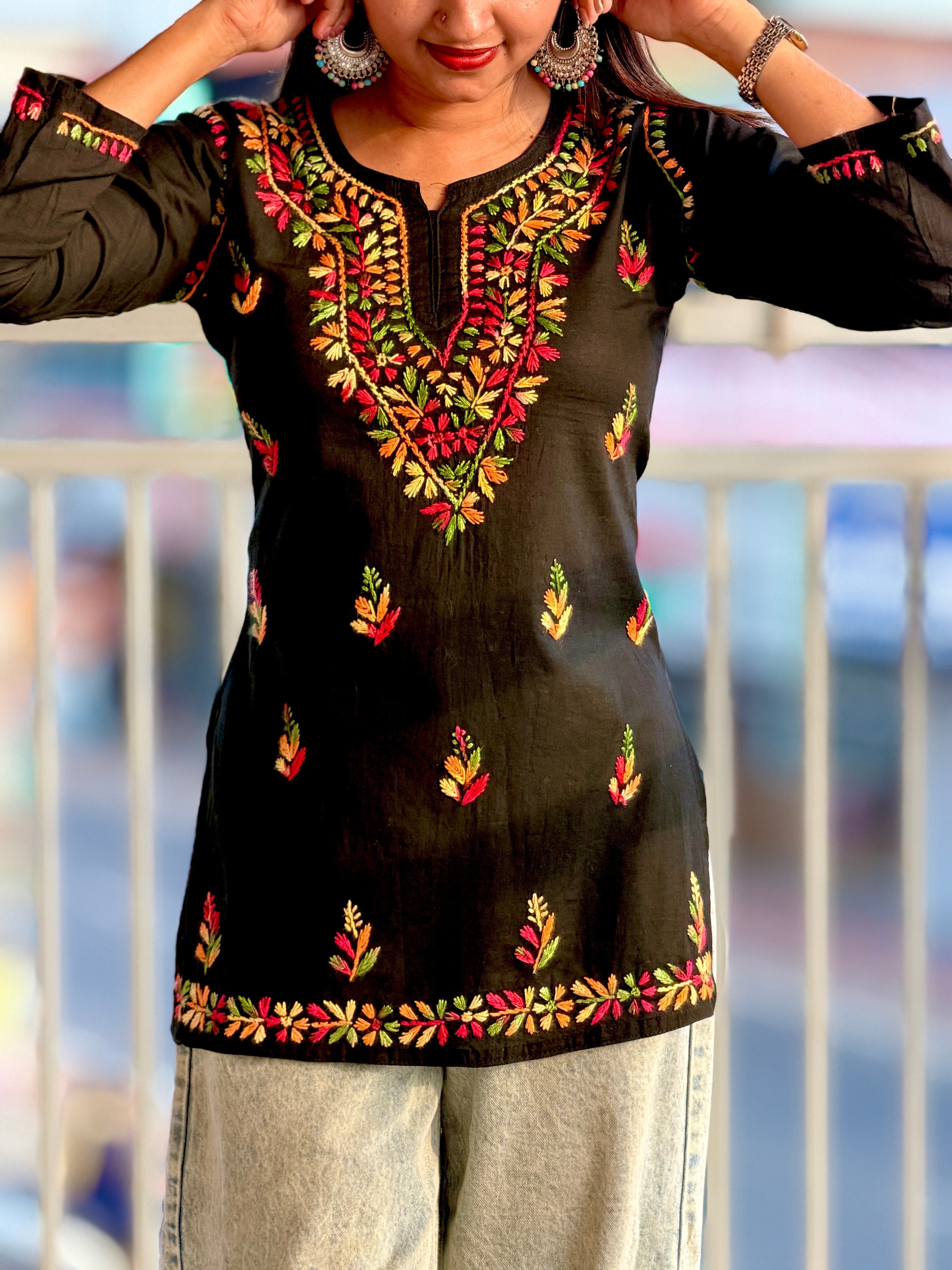 Chikan kari short kurthi
